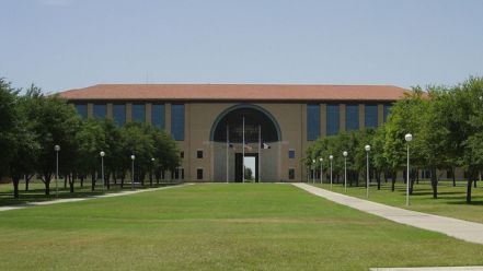 universidad internacional de texas a&m